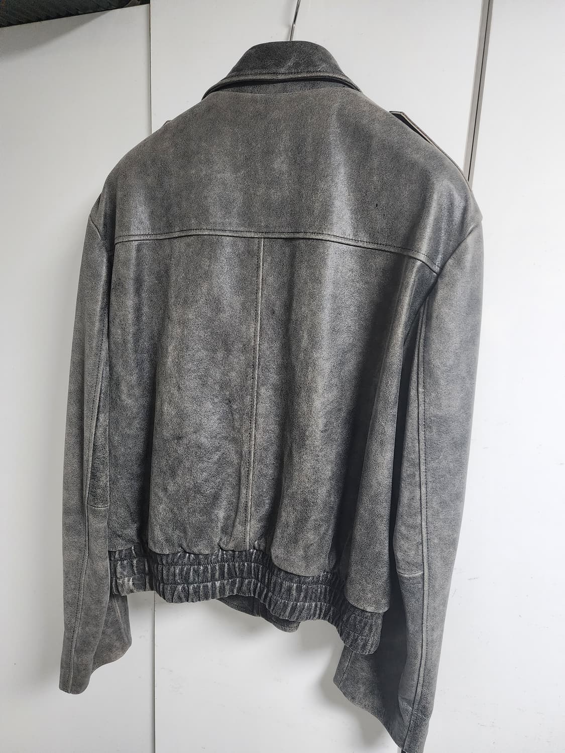 새제품 L) STU 에폴렛 레더 자켓 블랙 상품이미지5