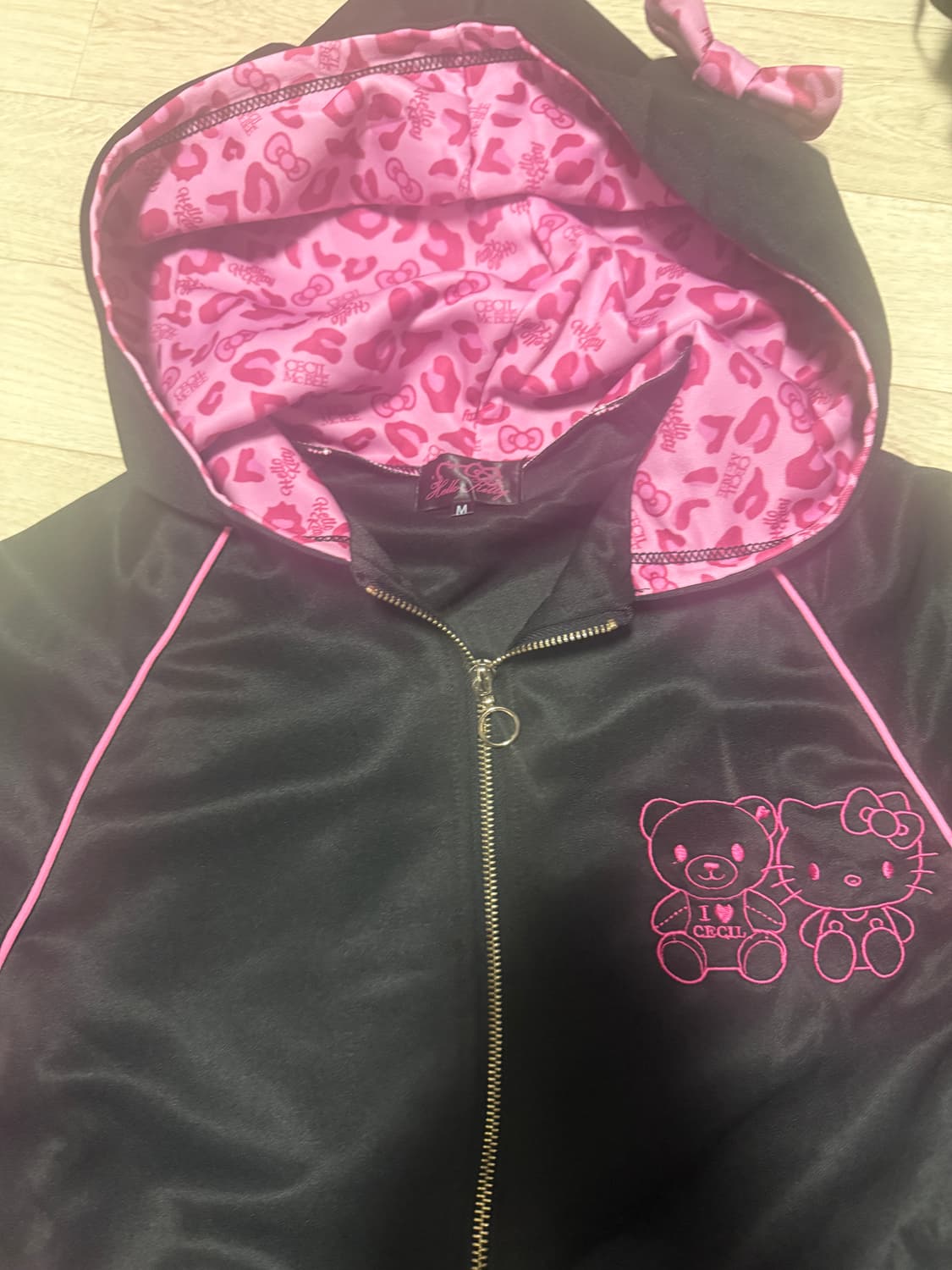 급처))세실맥비 헬로키티 콜라보 트레이닝 셋업 핑크갸루호피 상품이미지1