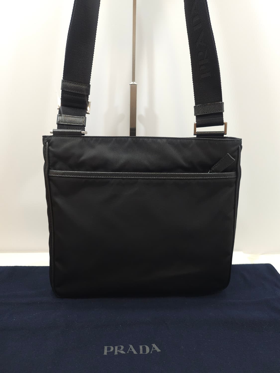 프라다 리나일론 및 사피아노 가죽 숄더백 상품이미지2