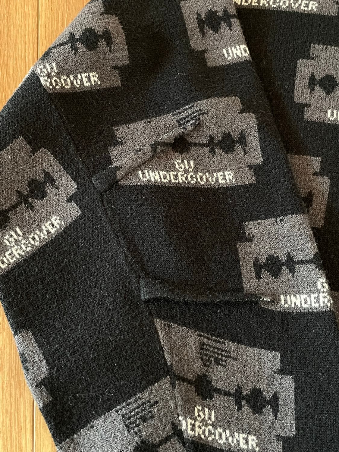 지유 x 언더커버 니트 상품이미지5