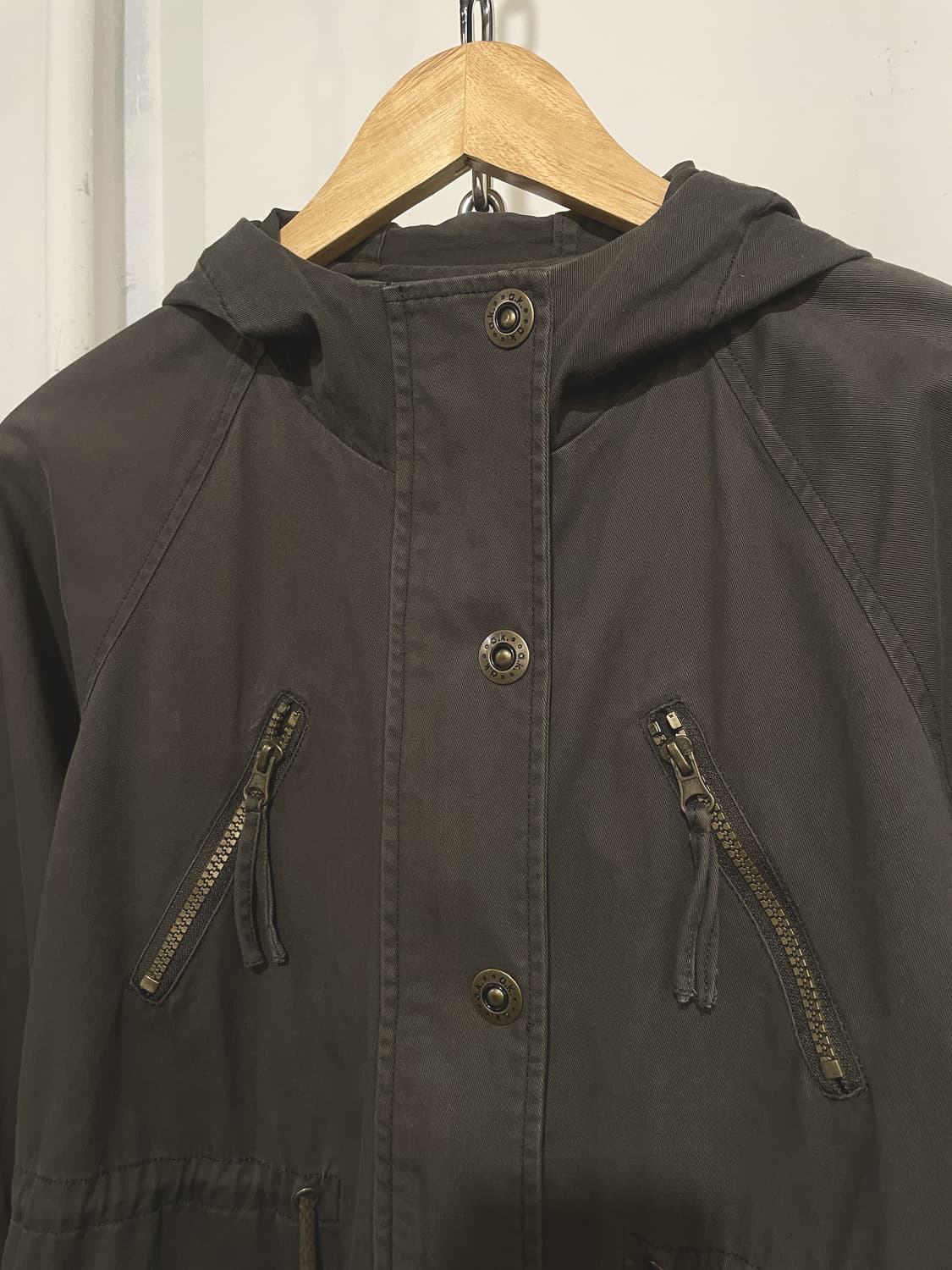 음각 버튼 스트랩 카키 후드 자켓 y2k 밀리터리 상품이미지2