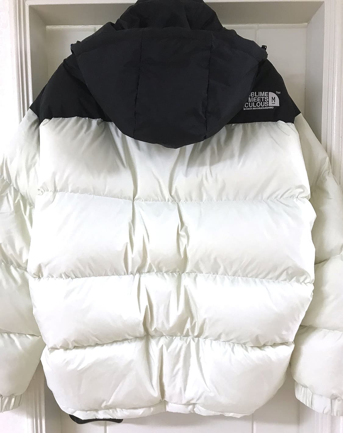 @새상품@ 미하라야스히로 패딩 런웨이 오버사이즈 빅지퍼 화이트 상품이미지9