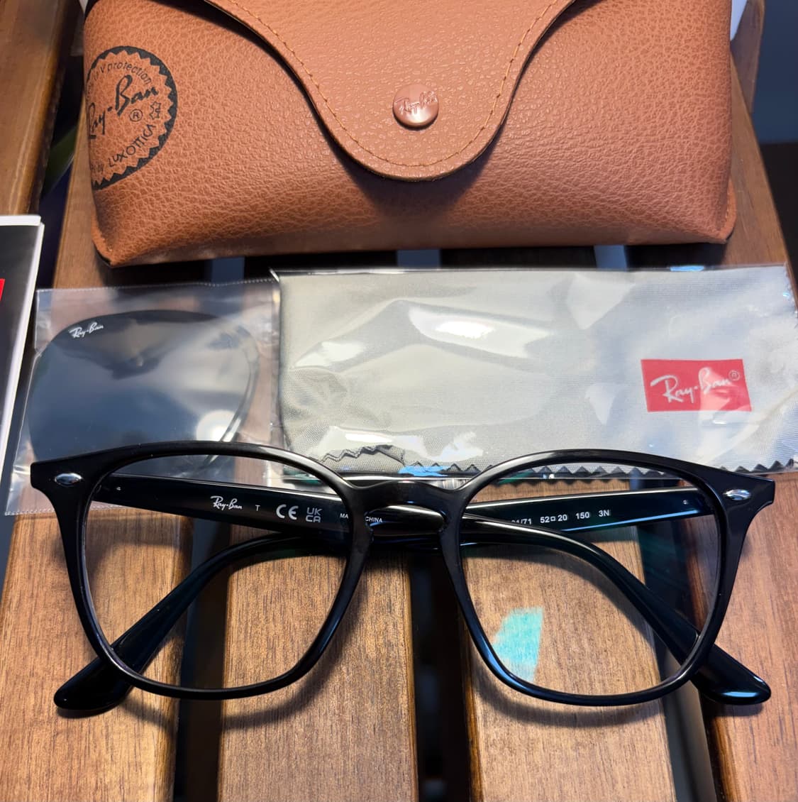 (새상품) 레이벤 RB4258F 601/71 52사이즈 판매합니다. 상품이미지4