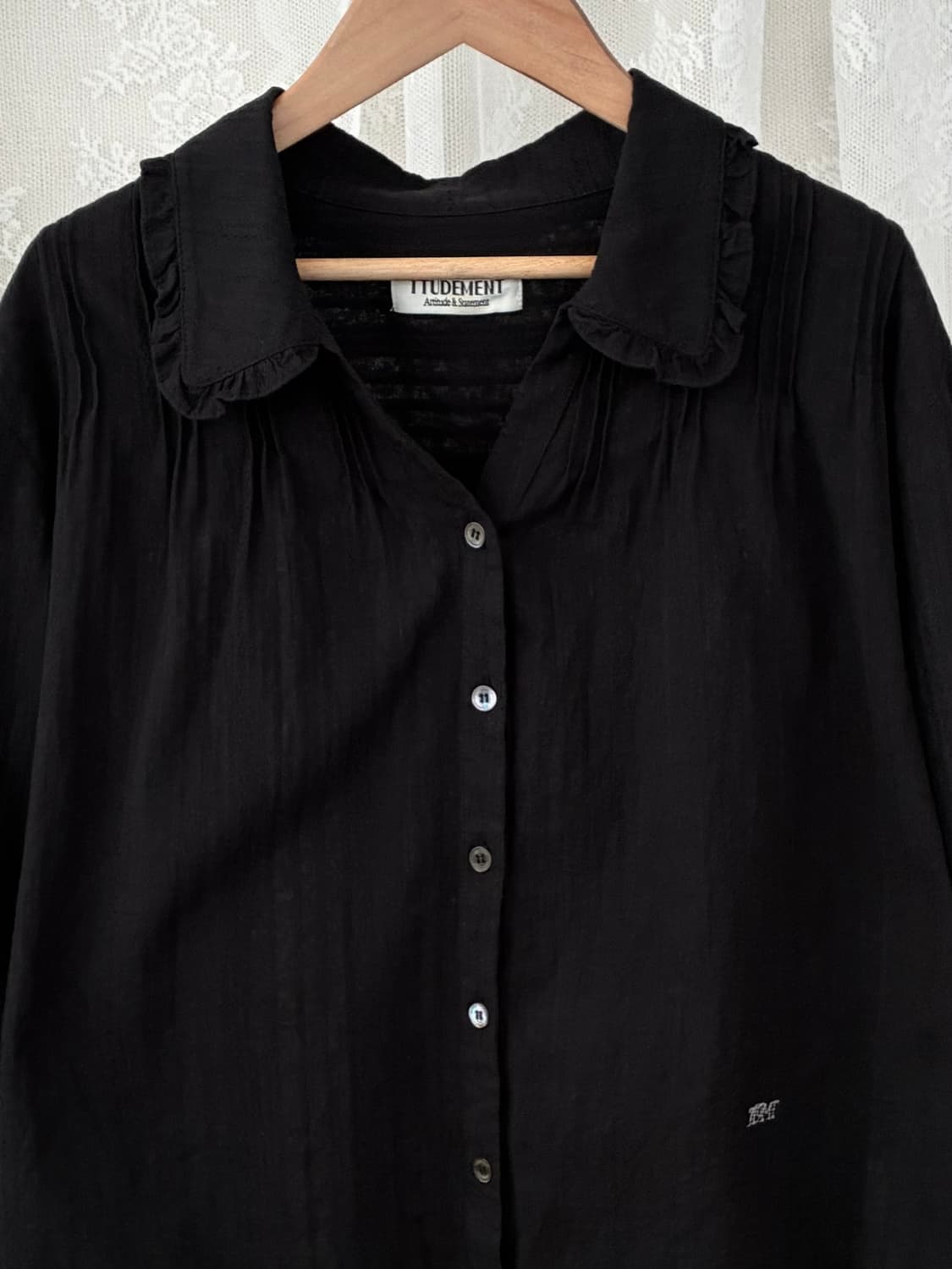 F) 튜드먼트 빈티지 프릴 블라우스 블랙 상품이미지3