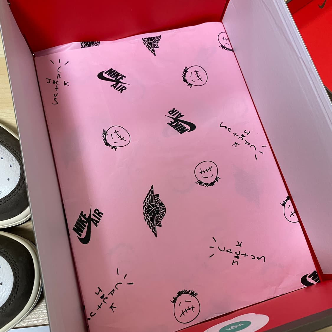 275) 조던 1 트래비스 스캇 하이 모카 OG (새상품) 상품이미지2