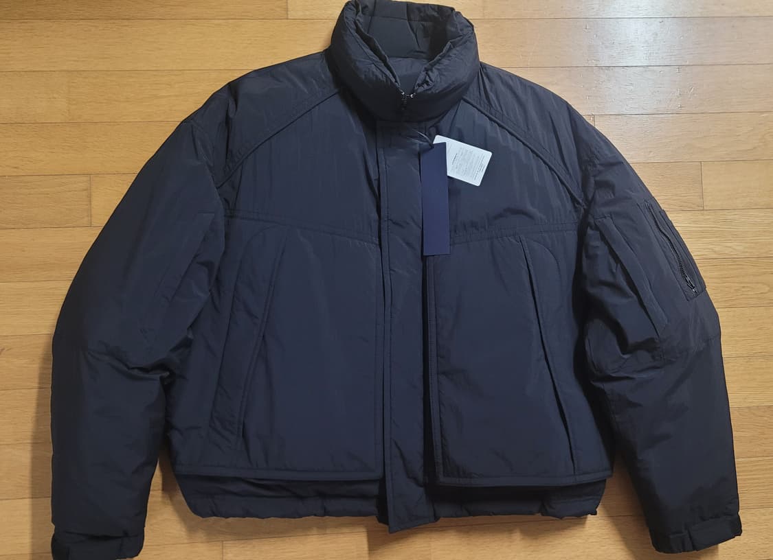 준지 / 23FW 179구스다운 블랙 패딩 / 46(105) 상품이미지1