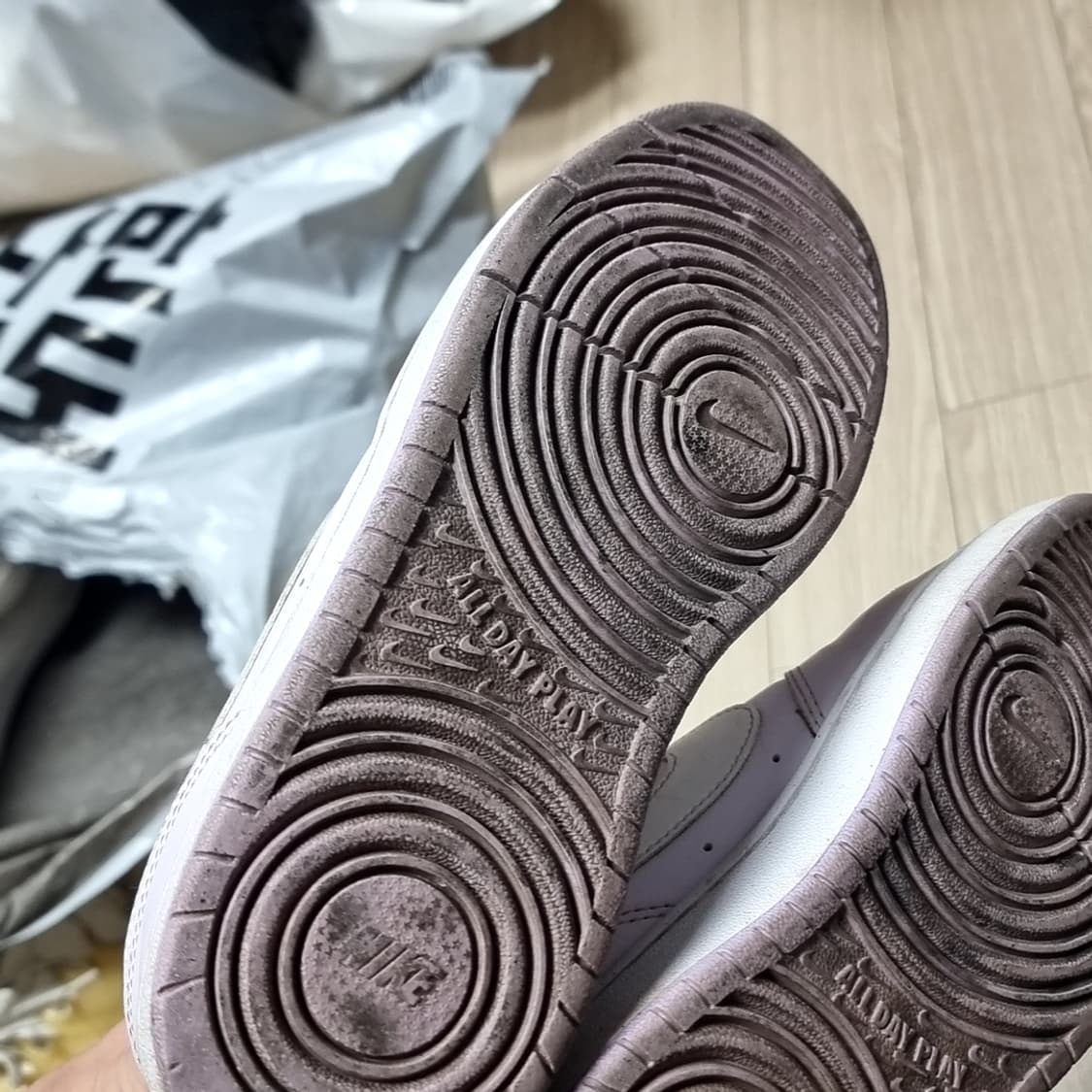 나이키 코트 로우 흰보라 스니커즈(245) 상품이미지4