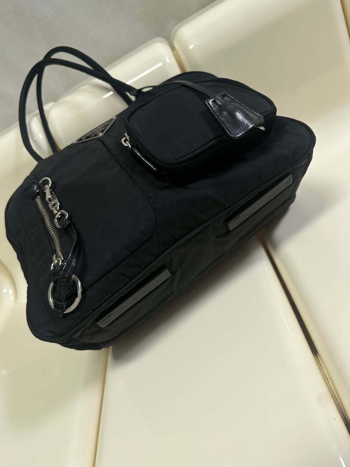 [A 정품] 프라다 포켓 키링 숄더백 상품이미지5