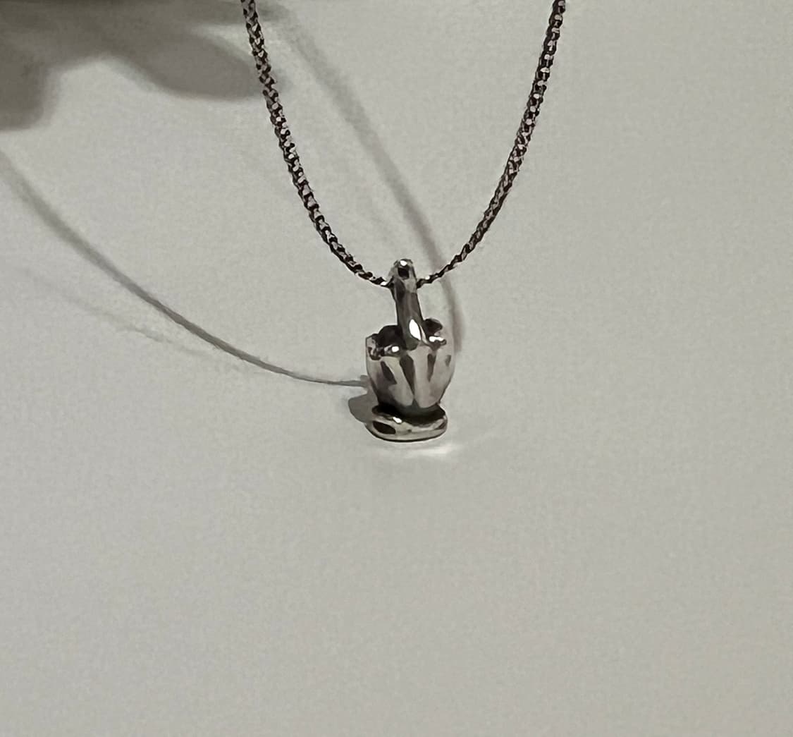 언더커버 미들핑거 목걸이 상품이미지2