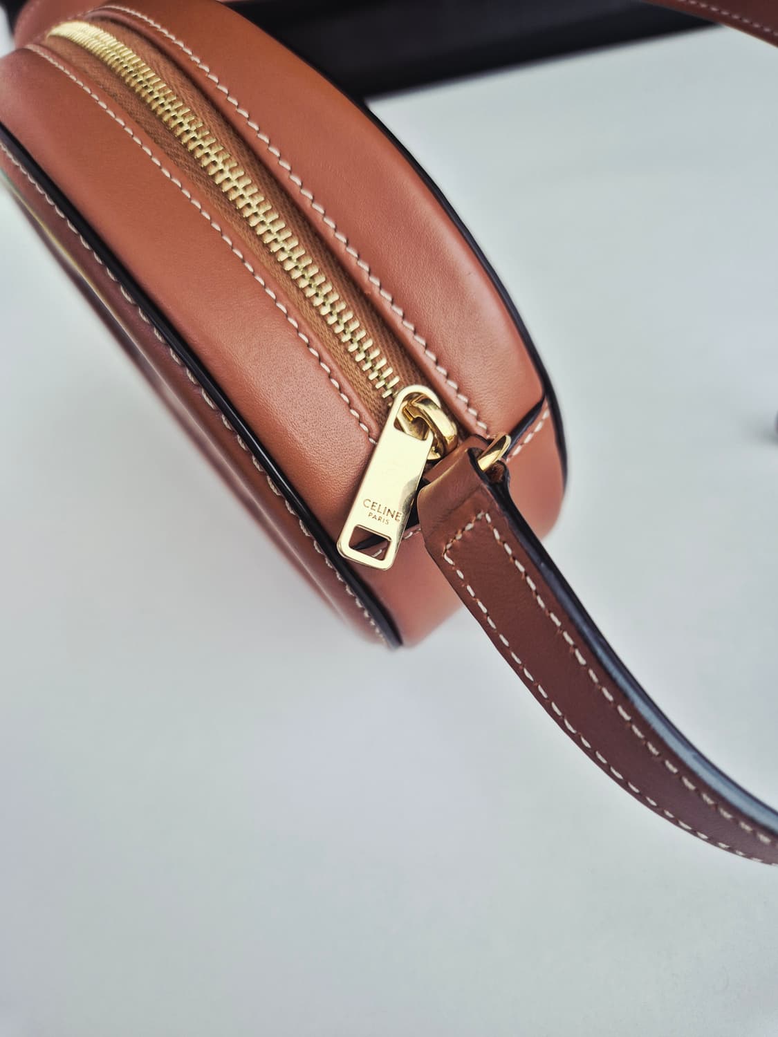 셀린느 트리오페 오벌펄스 탄 미니백 (상태 매우 좋음) 상품이미지5