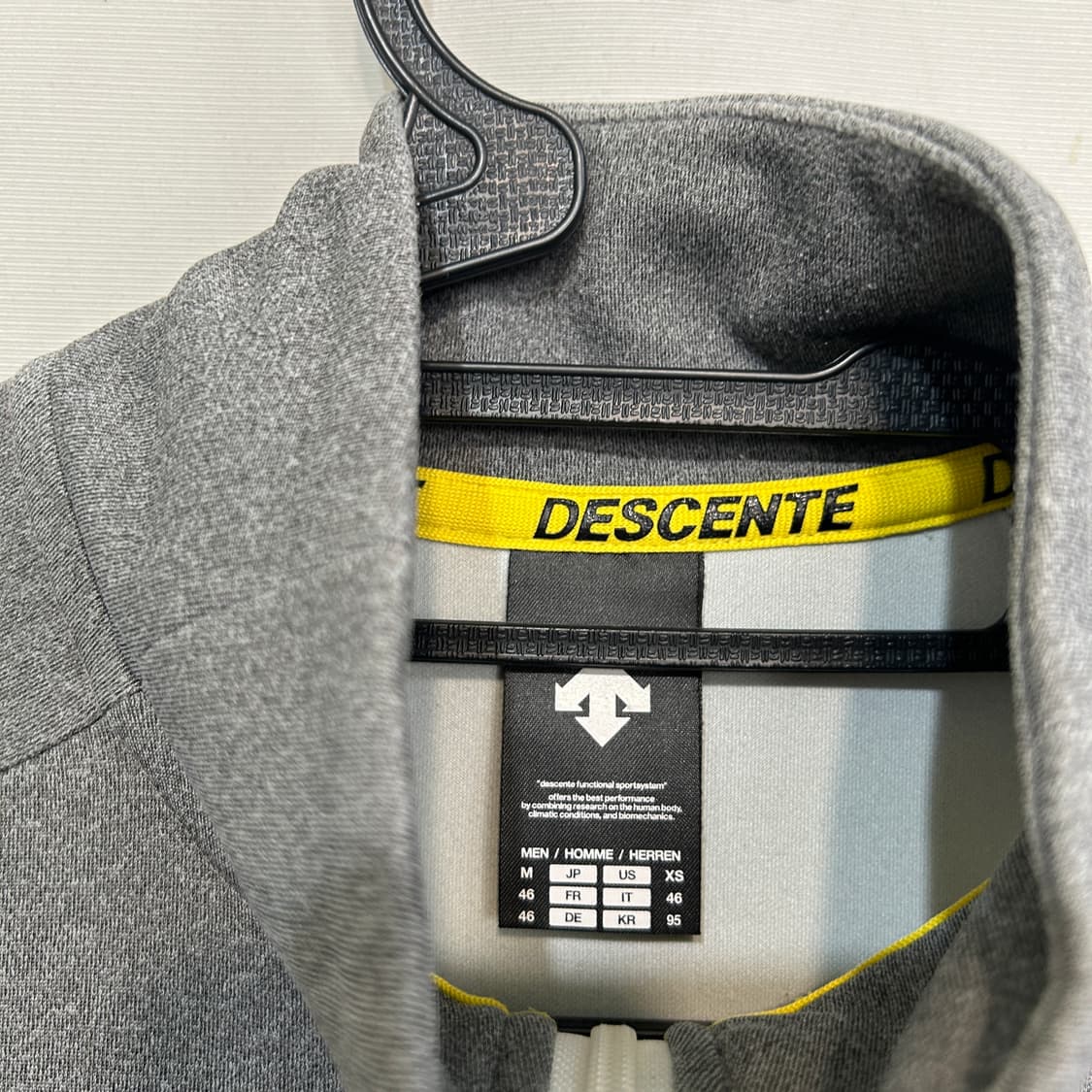 데상트 남성 집업 95 상품이미지2