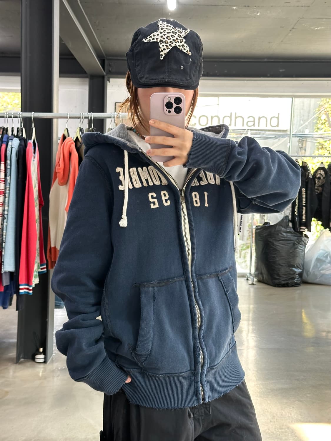 아베크롬비 머슬핏 데미지 후드집업 네이비 상품이미지4