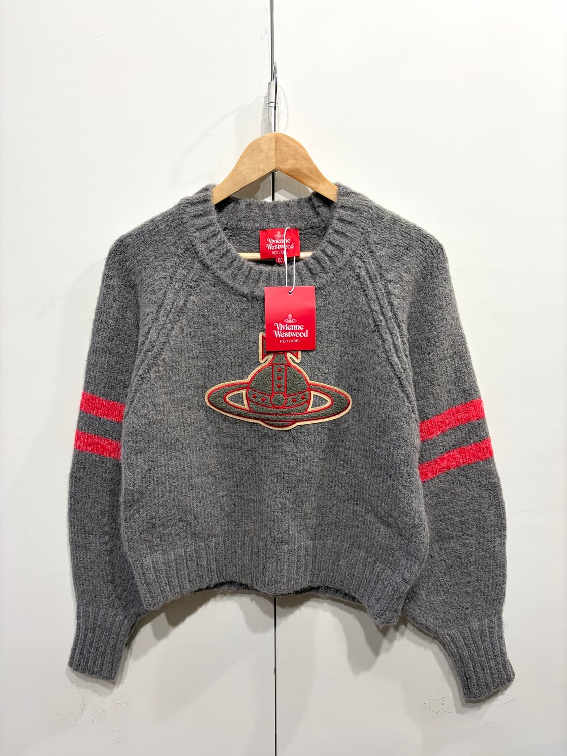 비비안웨스트우드 레드라벨 자수 패치 니트 스웨터 상품이미지1