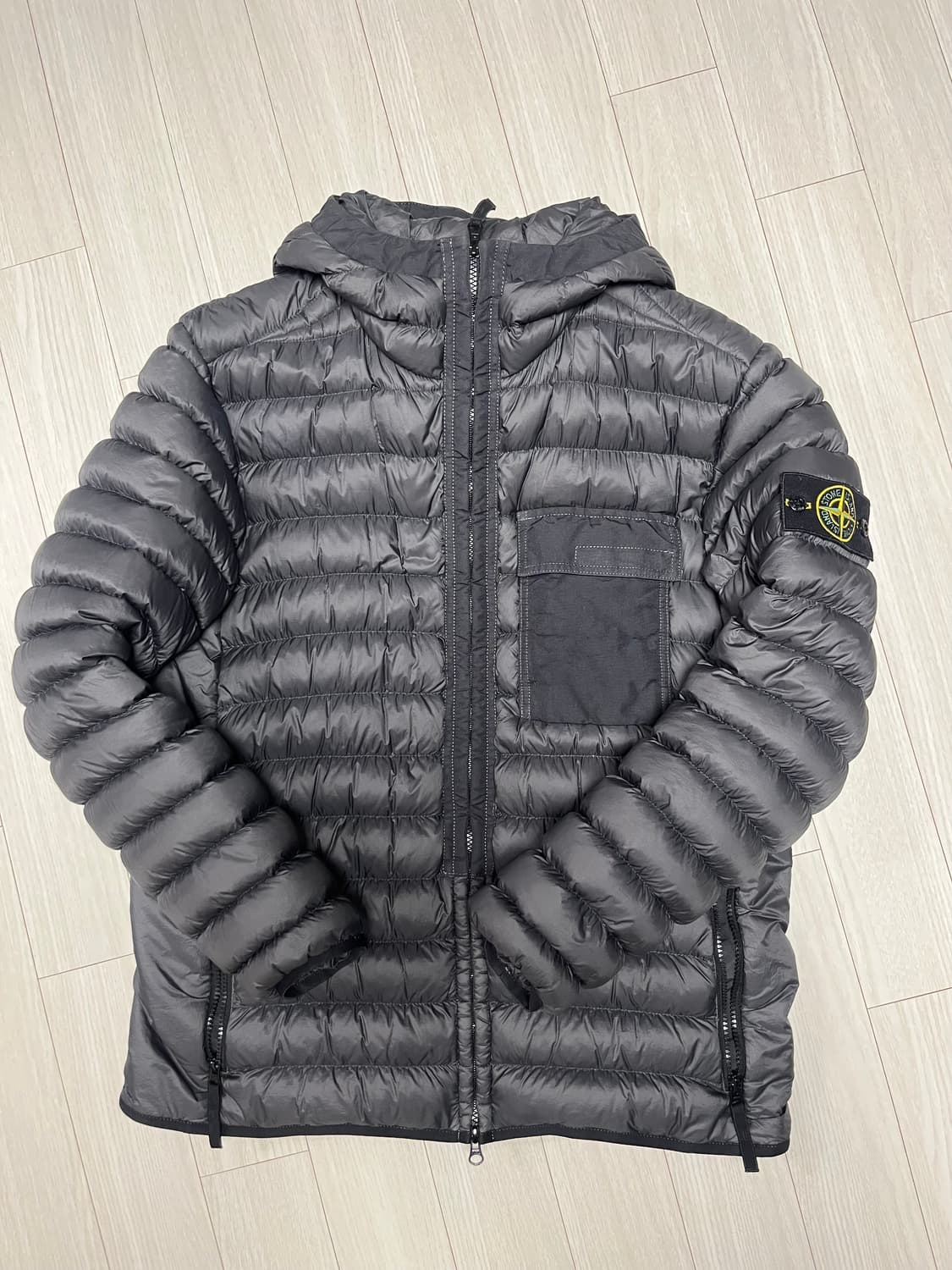 XL)스톤아일랜드 18FW 마이크로얀 후드 경량 패딩 먹색 상품이미지1