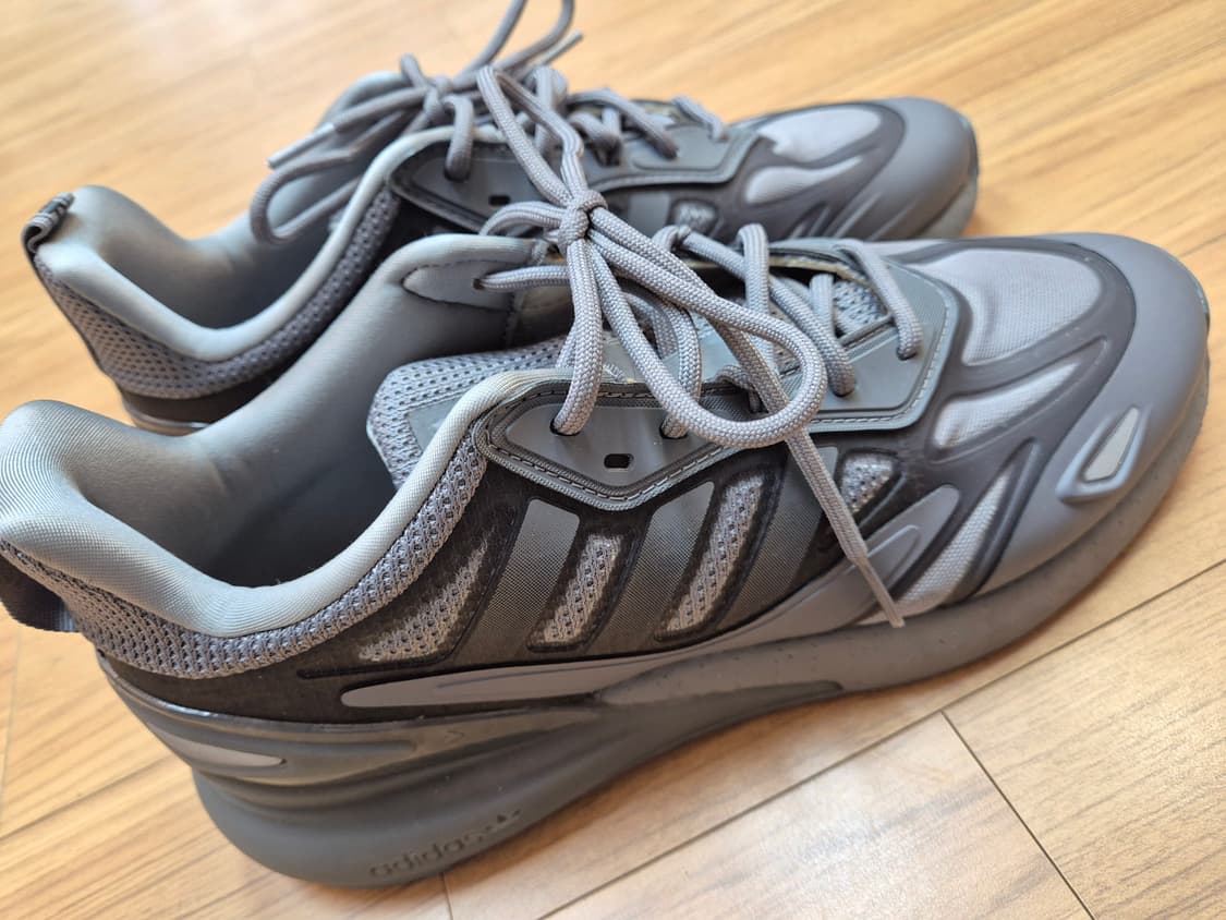 아디다스 ZX 2K 회색 운동화 270mm 판매합니다. 실착 횟수 5회  상품이미지3