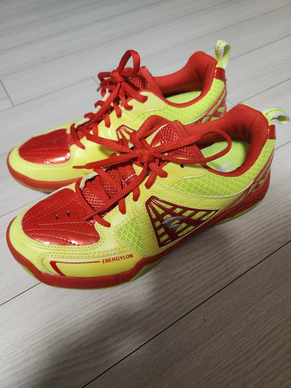 비트로  랠리  베드민턴화 사이즈245

미세 사용감(발등 접히는 부분  상품이미지1