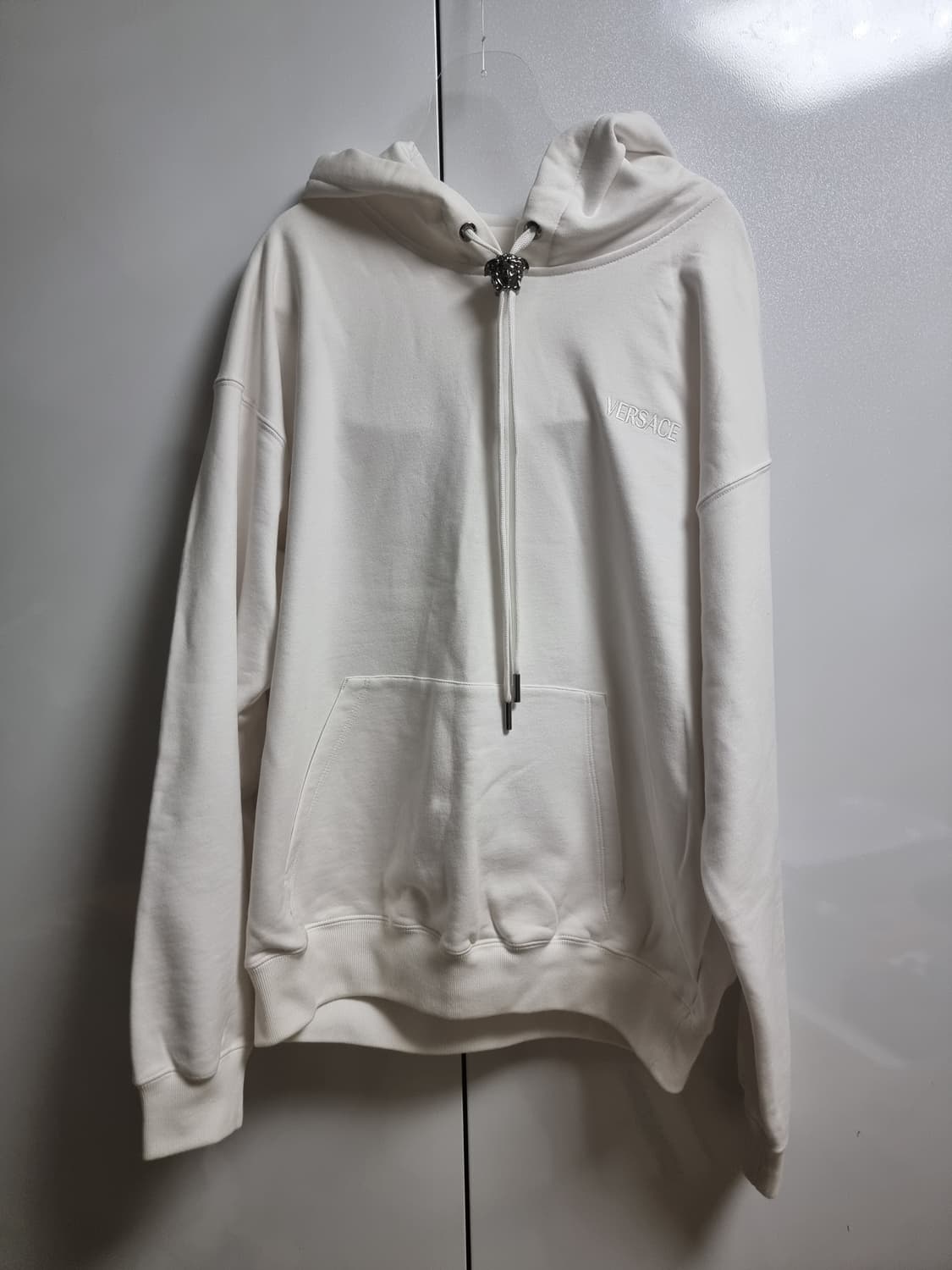베르사체 메두사 후디 화이트 M사이즈(국내100) 상품이미지2