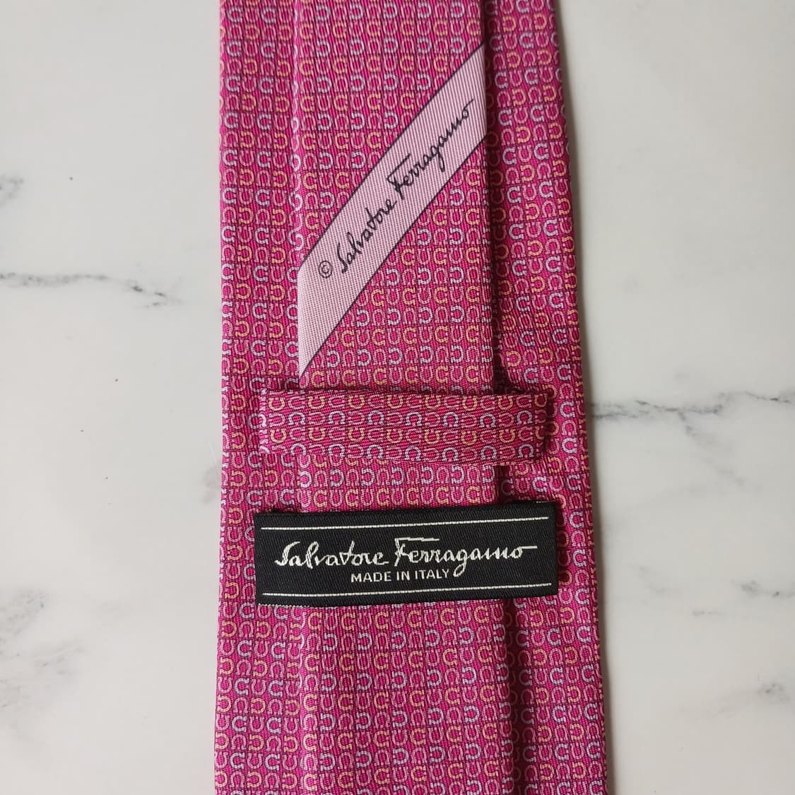 살바토레 페라가모 핑크 간치니 패턴 넥타이 8cm S~A+등급 E898
 상품이미지8
