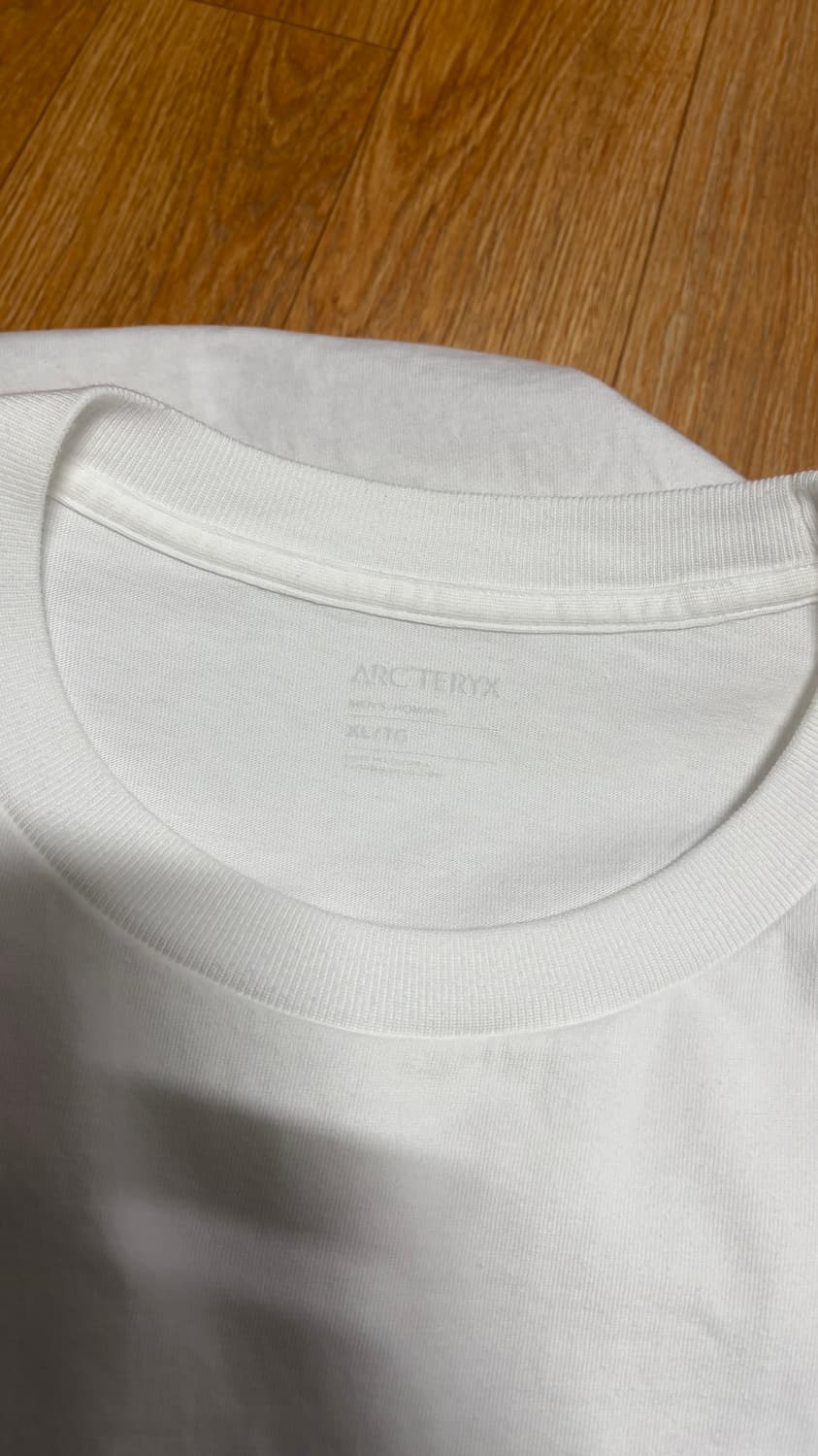 아크테릭스 흰색 반팔 티셔츠 XL 상품이미지5