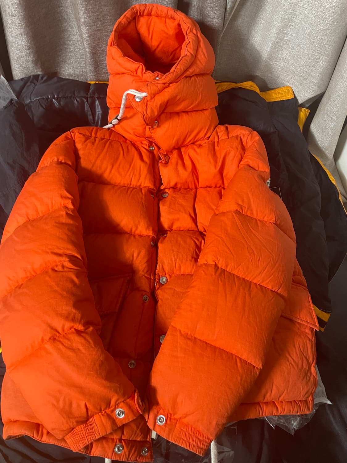 몽클레어 오렌지 패딩 상품이미지3
