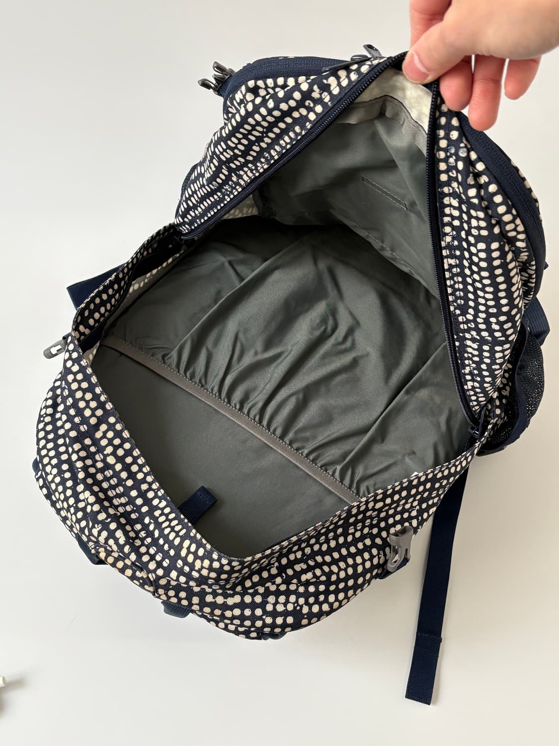 Single Shot Backpack 20L (Navy Dot) 상품이미지8