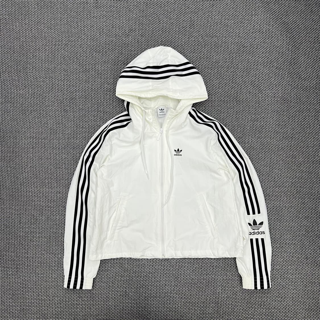 아디다스 화이트 바람막이 상품이미지1