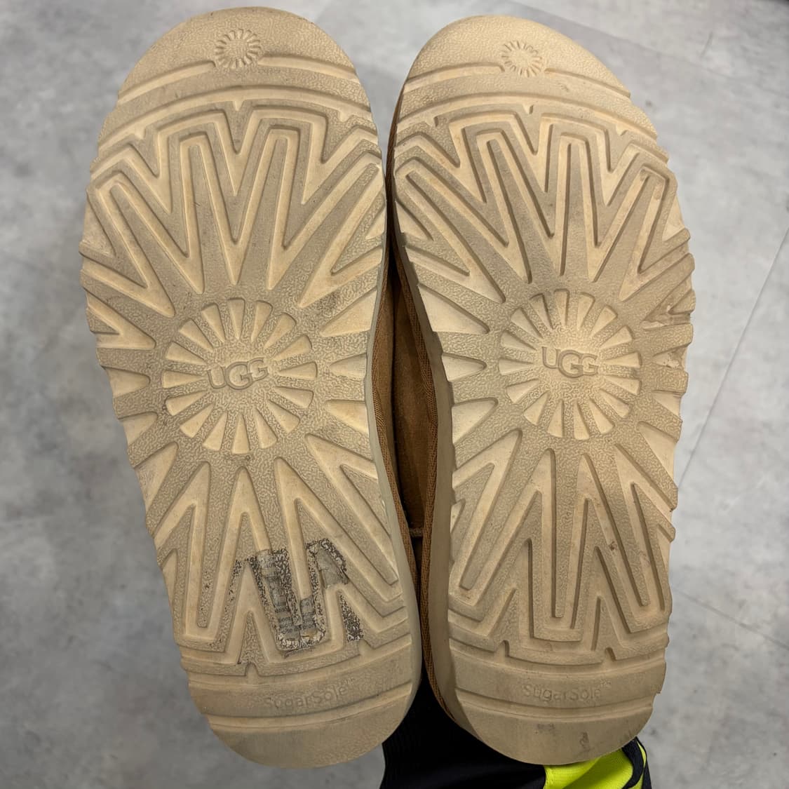 240 어그 클래식 우먼스 슬립온 뮬 슬리퍼  상품이미지9