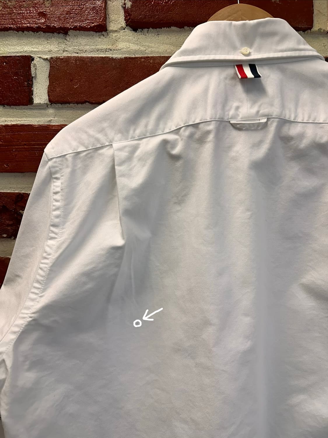 (3)톰브라운 24FW 사선완장 스트레이트핏 셔츠 상품이미지7