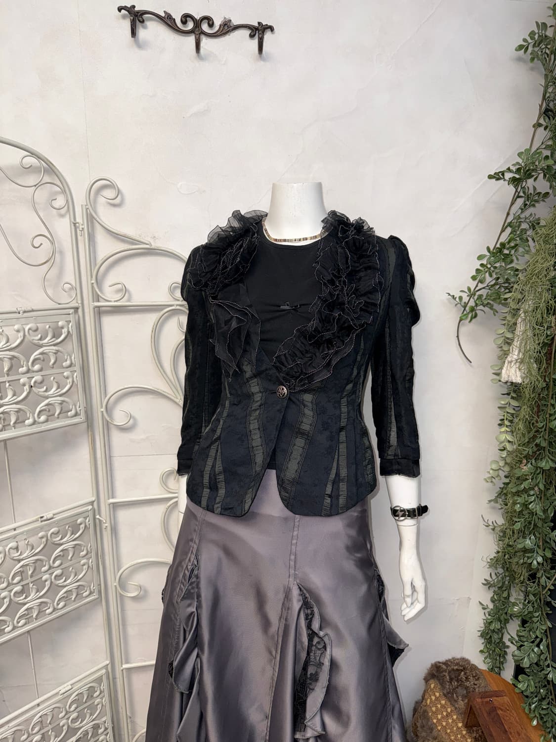 OBZEE black ruffle flower stripe jacket  상품이미지5