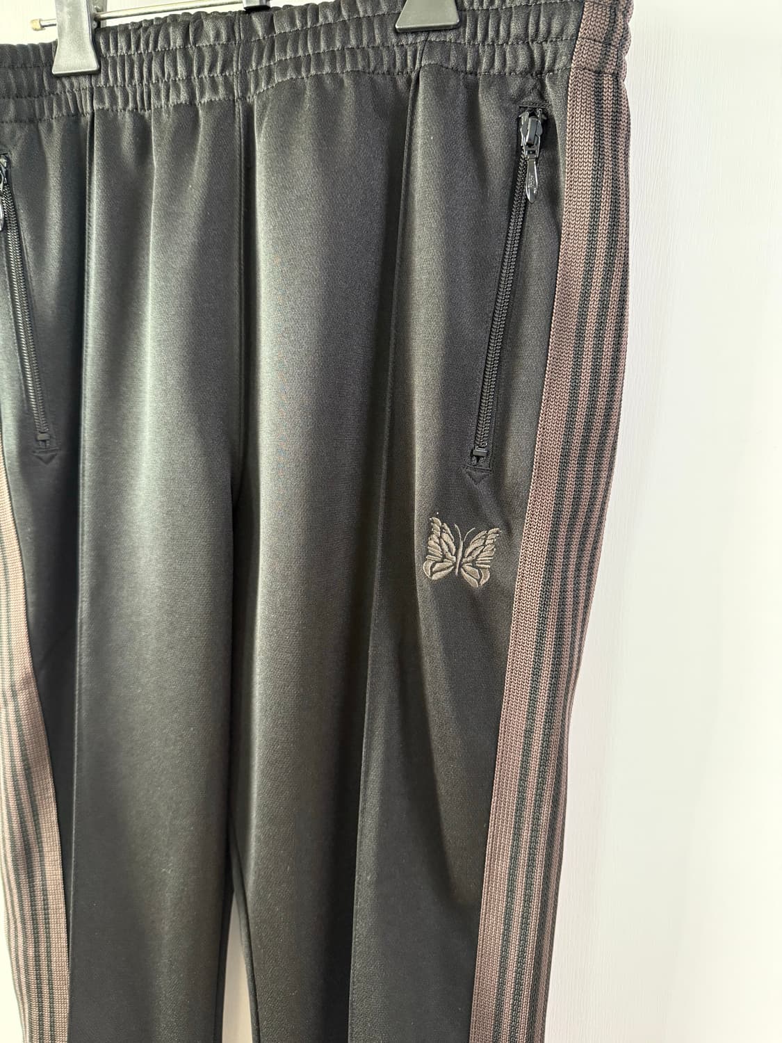 Needles Narrow Track Pants Black 상품이미지1
