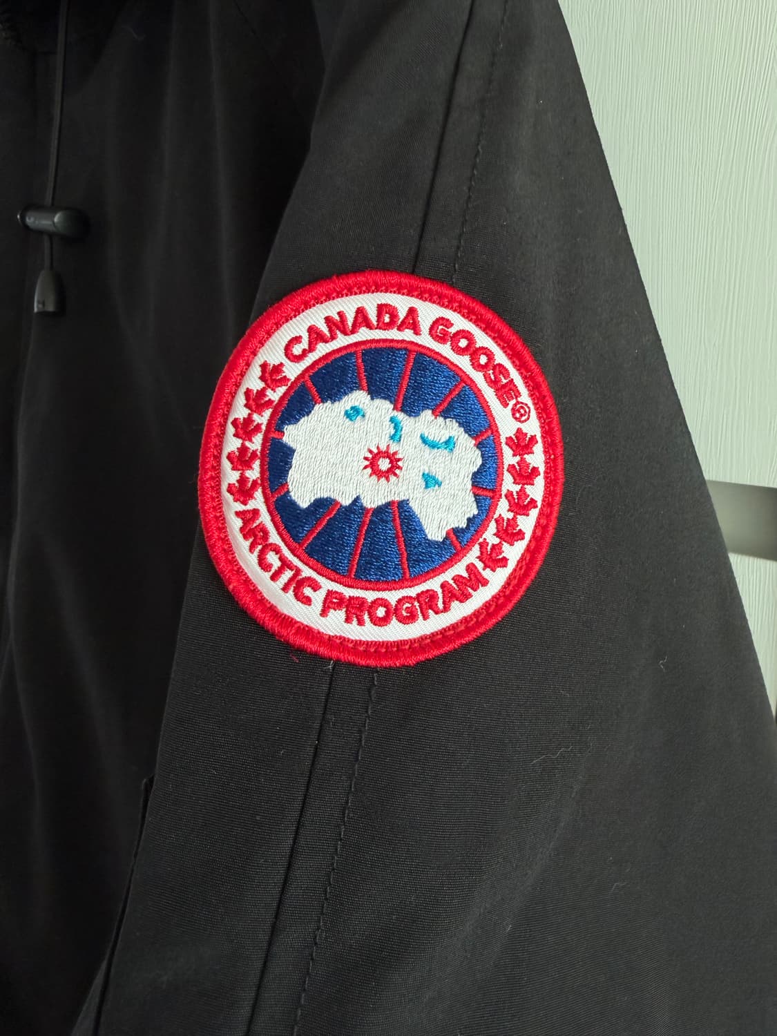 캐나다쿠스 블랙 패딩 M 상품이미지7