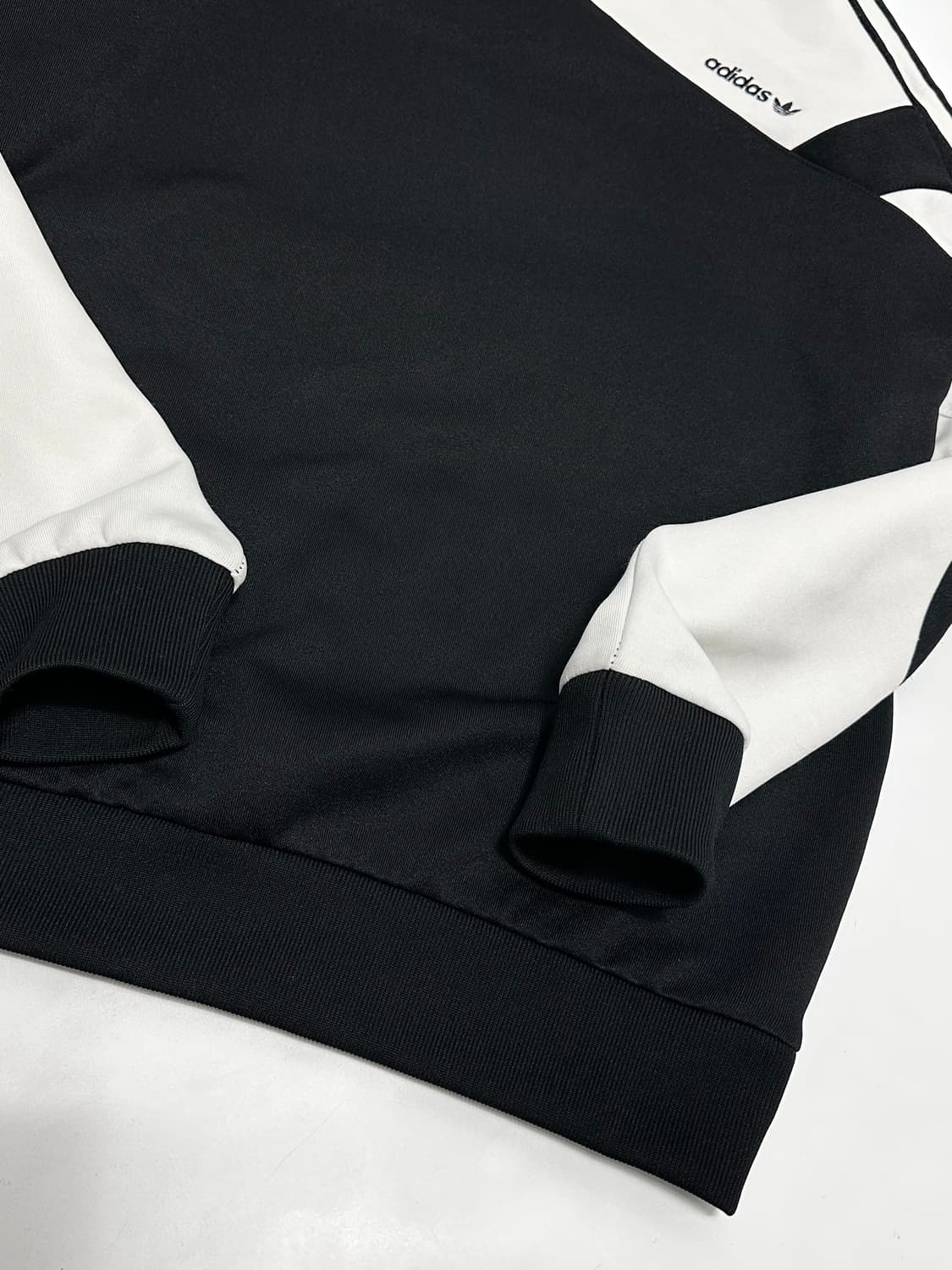 아디다스 팜스톤 크루넥 맨투맨 흰검 상품이미지5