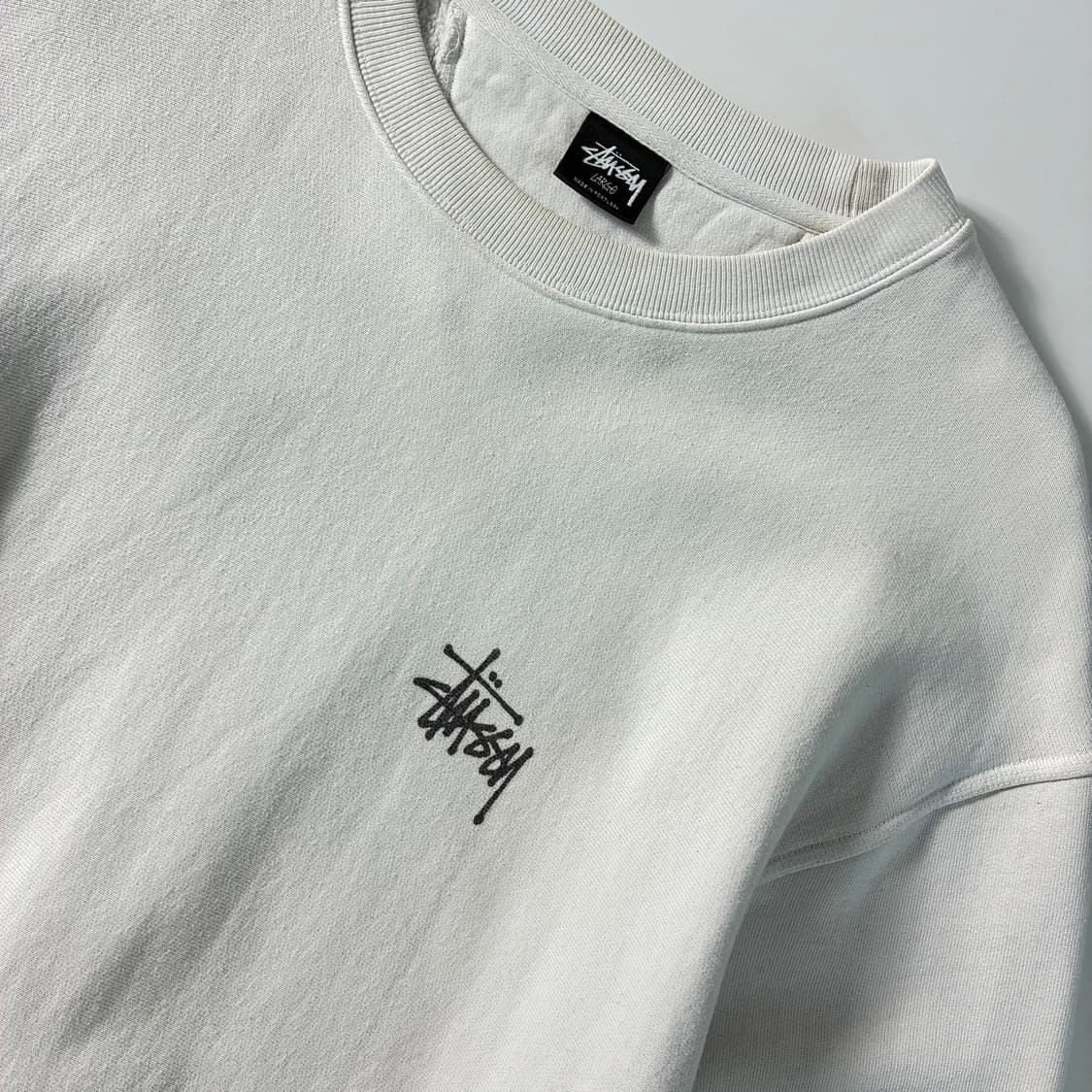 Stussy  스투시 베이직 피그먼트 다이드 화이트 맨투맨  상품이미지4