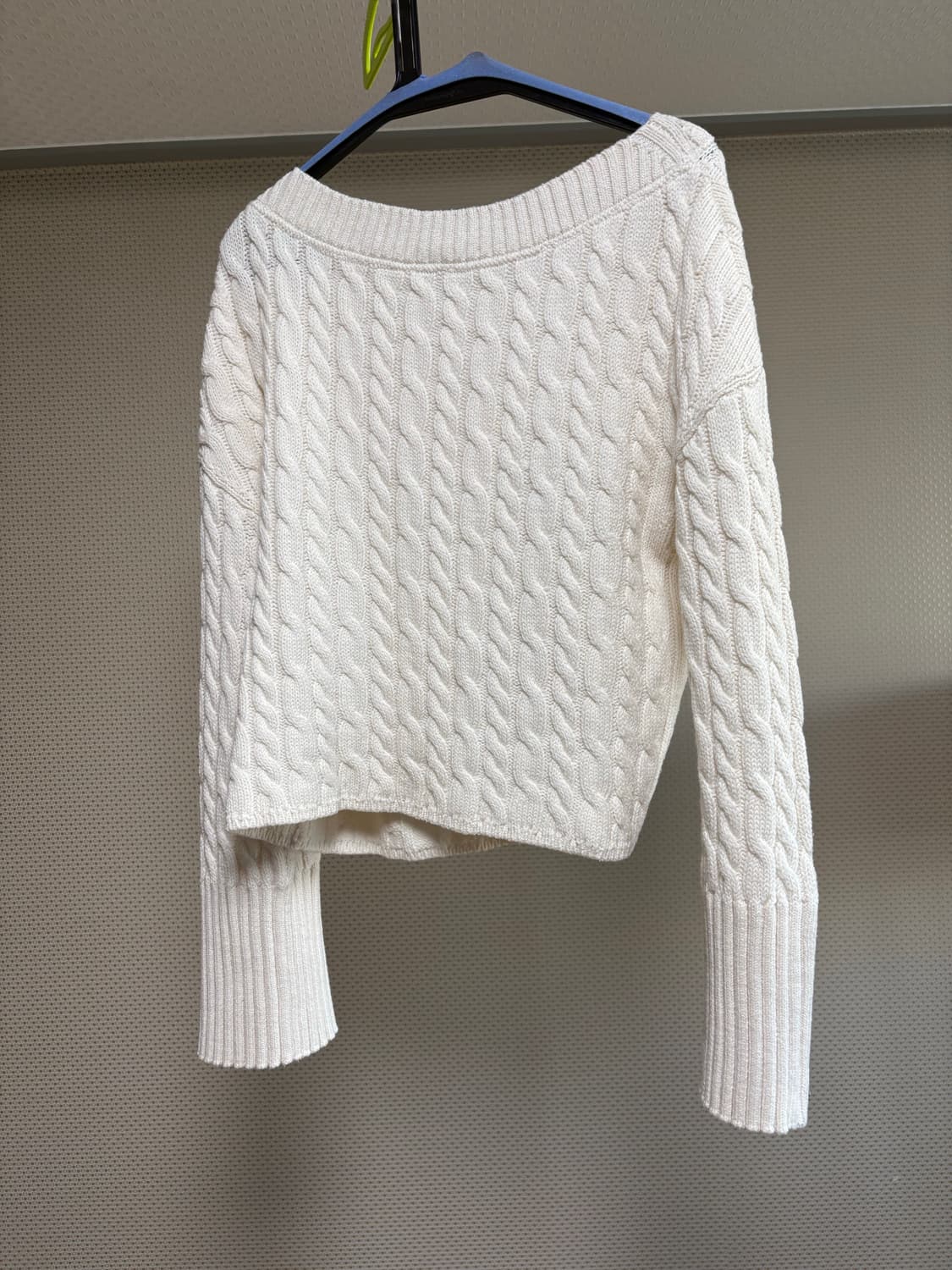 [상태좋음]ALICE + OLIVIA 아이보리 오프숄더 니트 S 상품이미지7