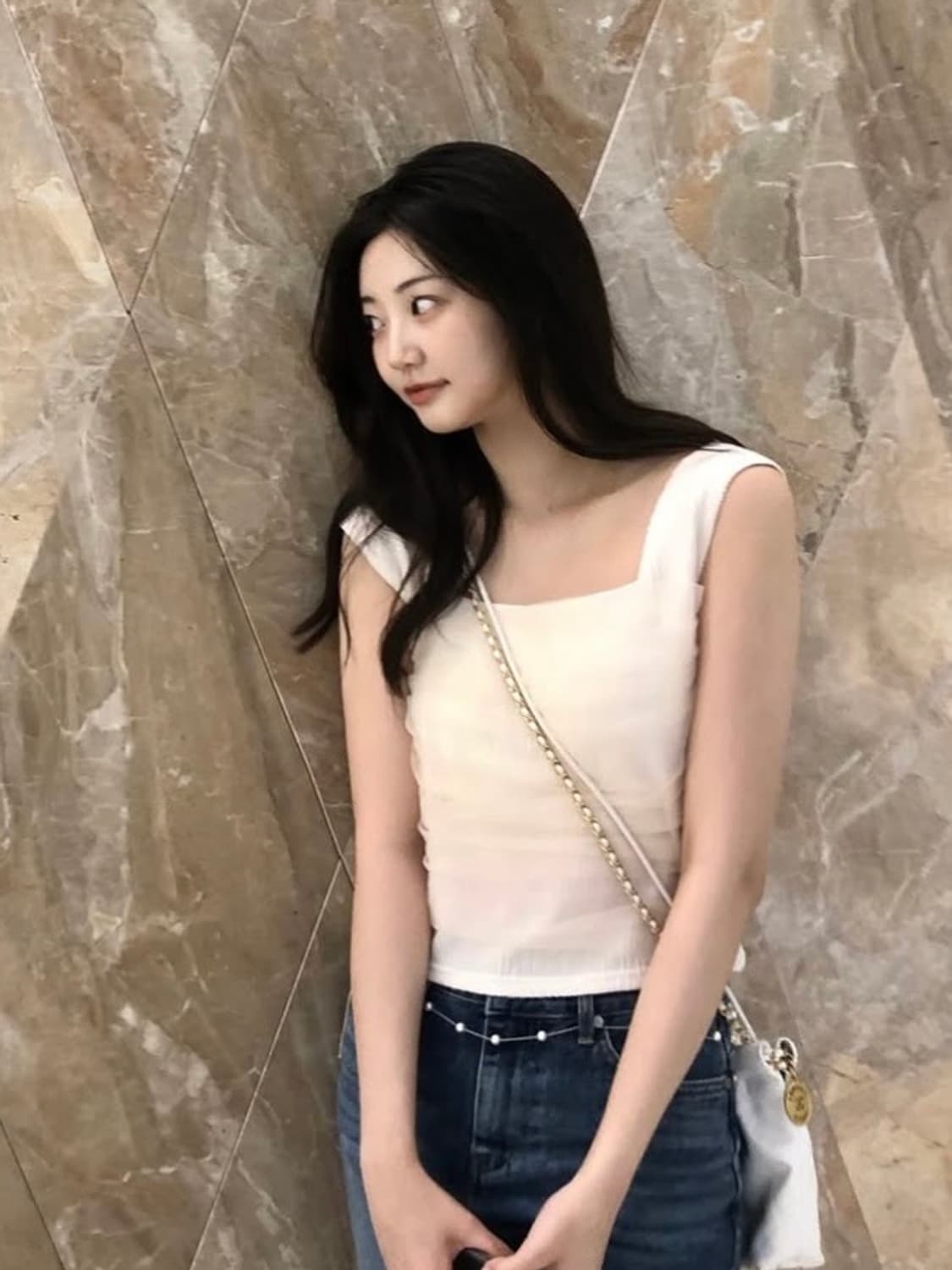 제니오 zaenio 안느 스퀘어넥 슬리브리스 탑 상품이미지1