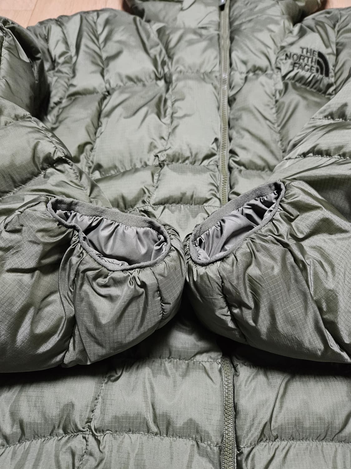 노스페이스 화이트 라벨 웨이브 LT 온볼 경량 패딩 카키 상품이미지2