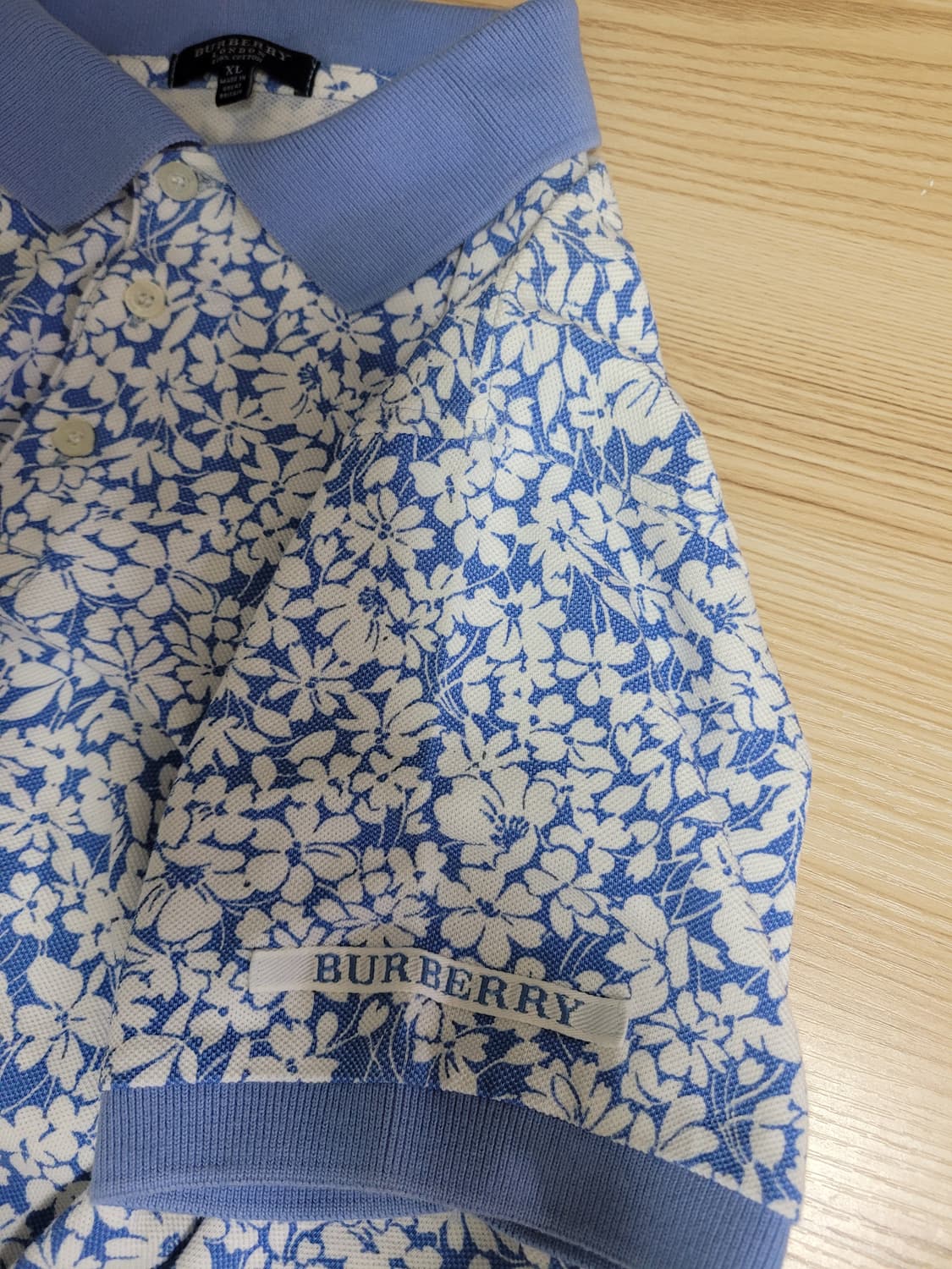 버버리 플라워 패턴 카라 반팔티 상품이미지5