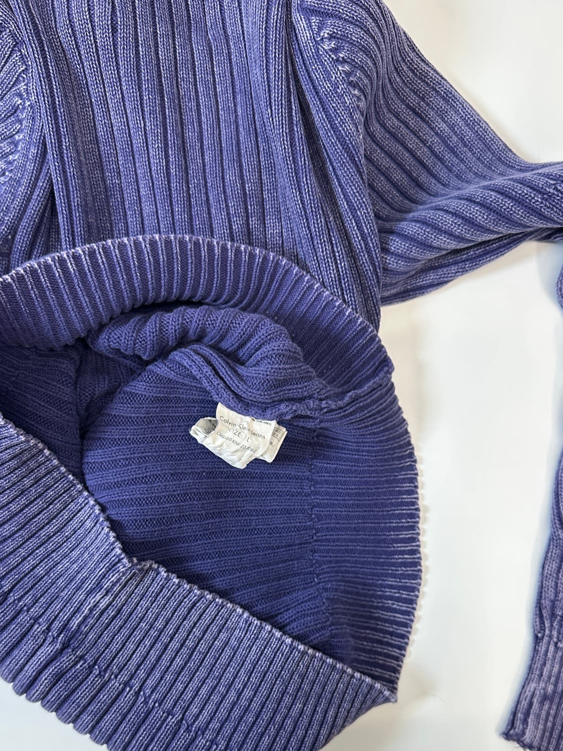 캘빈클라인 워싱 지퍼넥 니트 (퍼플) 상품이미지5
