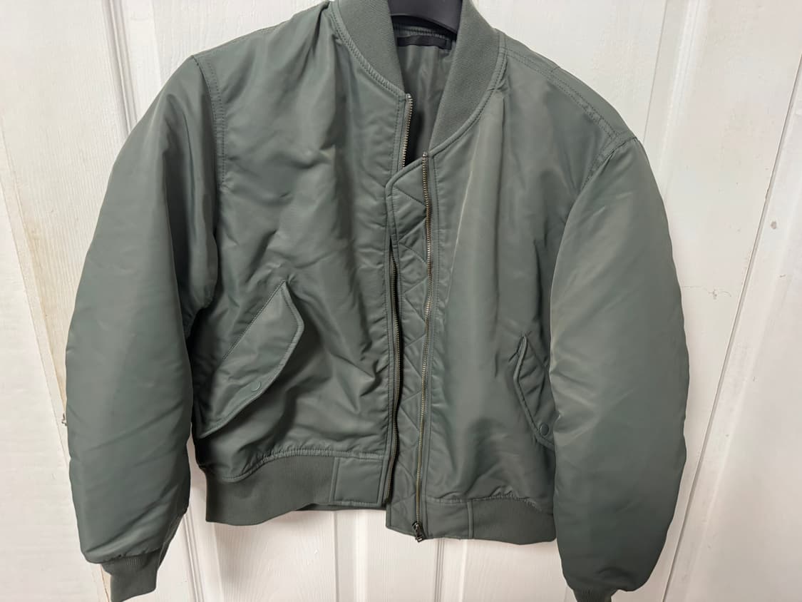 유니클로 MA-1 블루종 올리브 M 새상품 상품이미지2