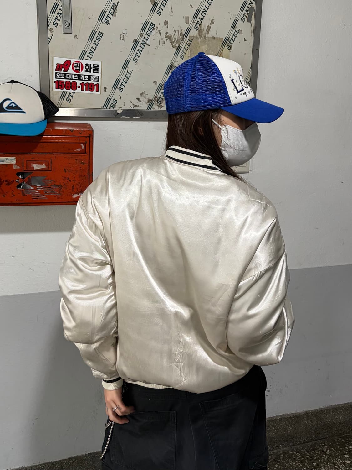 90s VINTAGE 실버화이트 빅레터링 스타디움 집업 상품이미지4