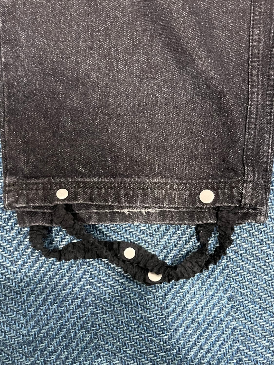 루저스클럽 카모 믹스 데미지 와이드 데님팬츠 블랙 판매합니다 . 상품이미지4