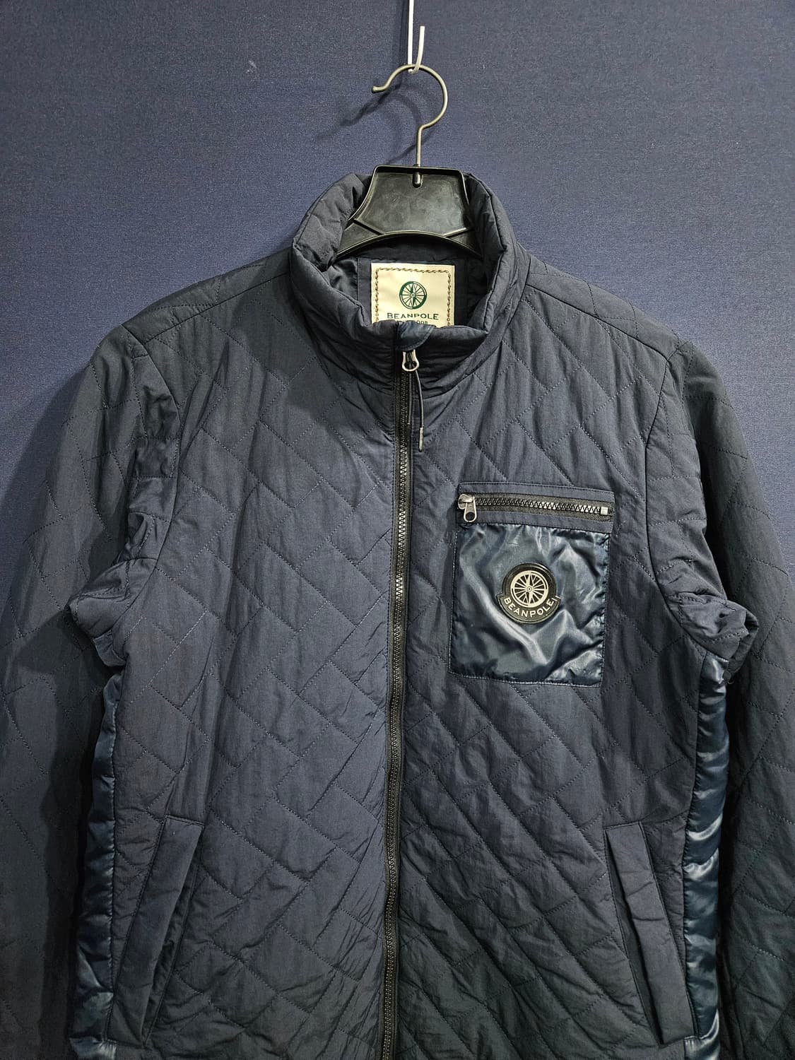 빈폴 네이비컬러 남성 슬림핏 100 경량패딩  상품이미지7