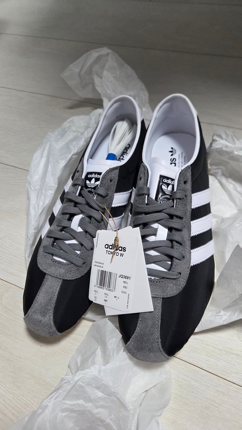 아디다스 도쿄 블랙 화이트 새상품 상품이미지1