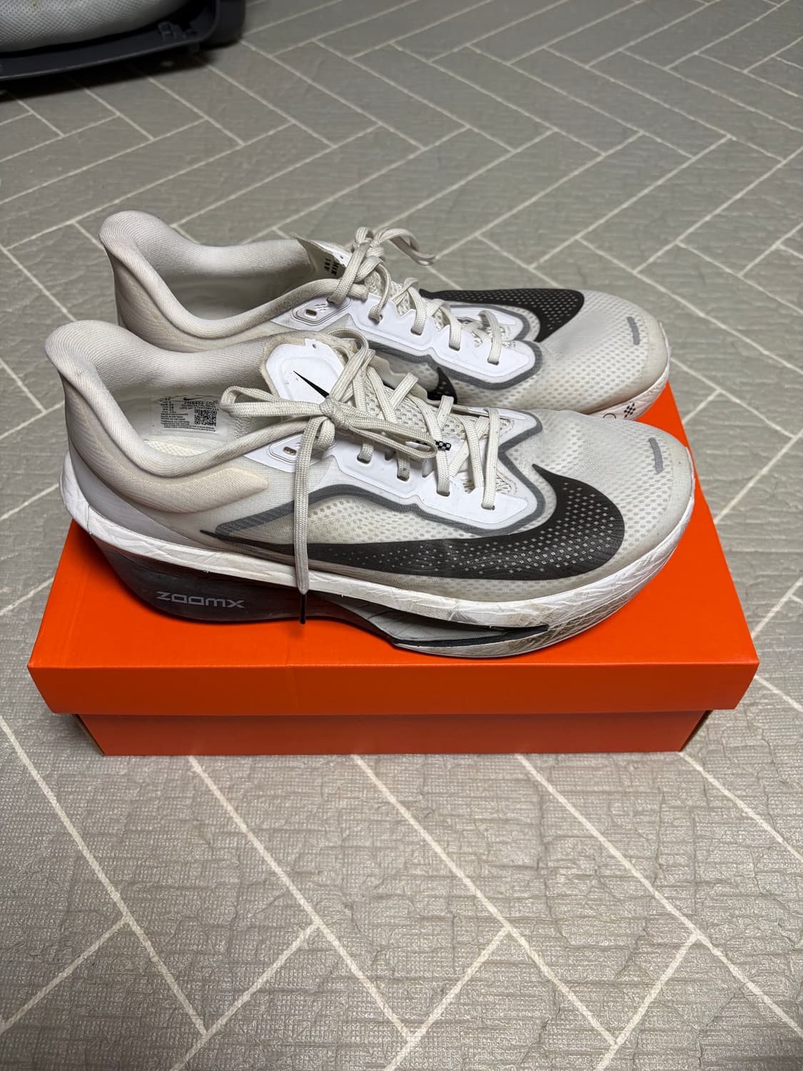 나이키 줌 플라이 6 화이트 스모크 그레이 상품이미지2