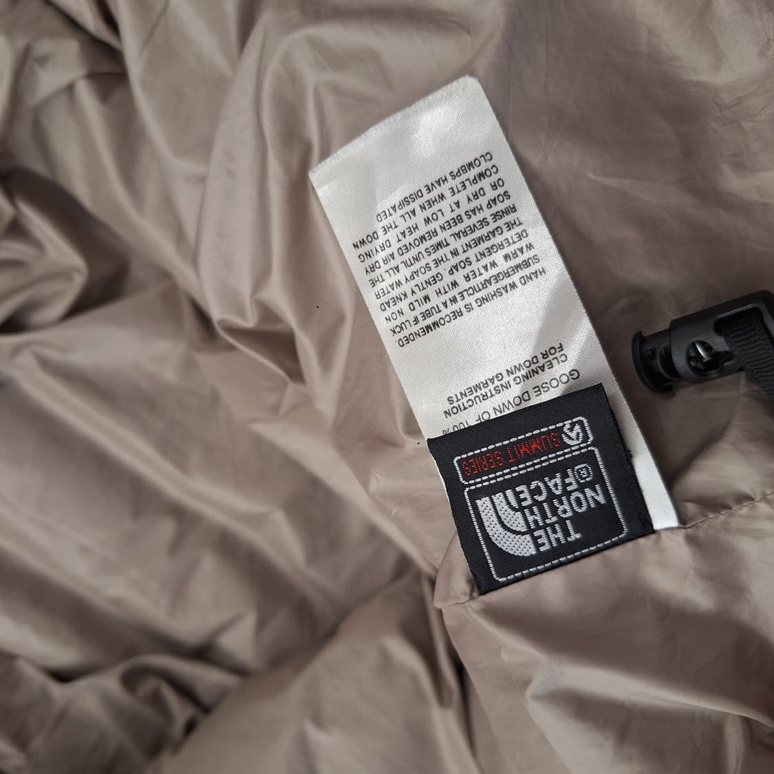 노스페이스  900눕시패딩XL 상품이미지5