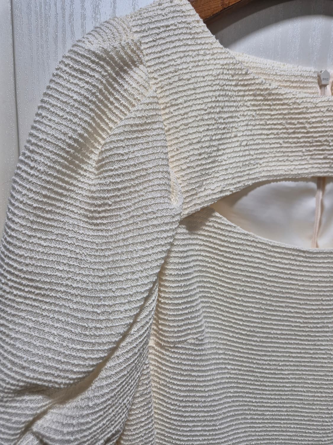 (타임세일)(새상품)OUTSHELL 아이보리 퍼프 반팔 원피스 상품이미지5