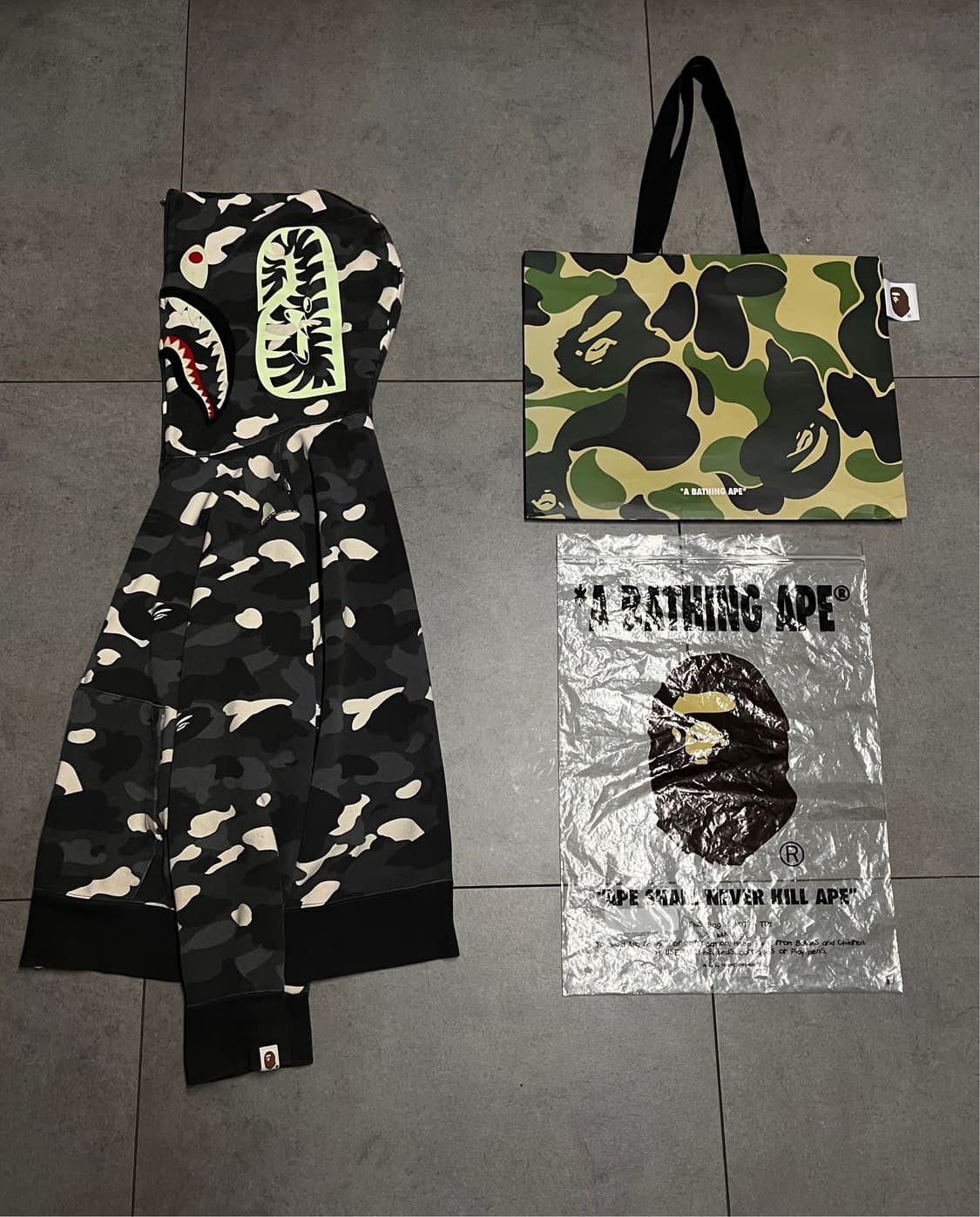 베이프 흑계 시티카모 샤크 후드집업 상품이미지2