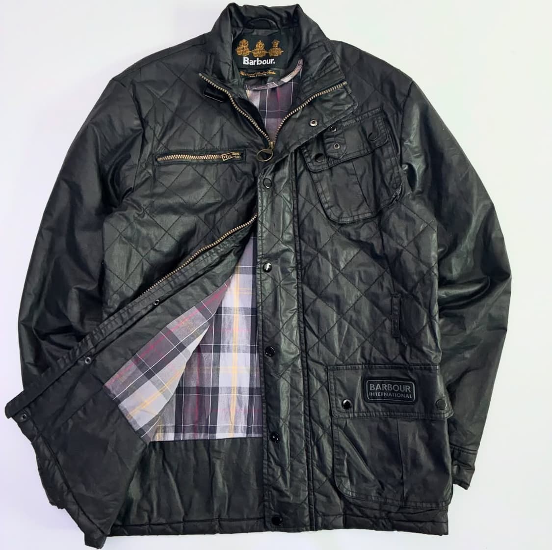 Barbour  바버 인터네셔널 퀼티드 왁스 자켓 (허리끈 x) 상품이미지1