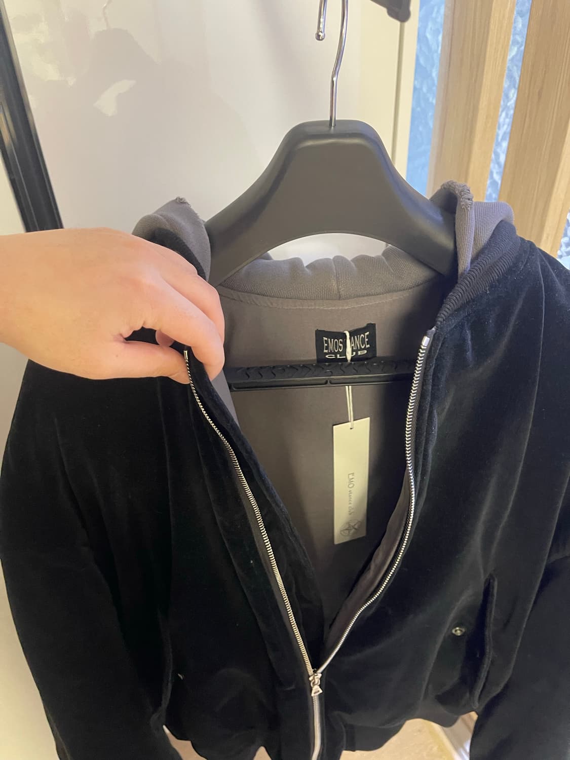 에모스탠스클럽 벨벳 봄버 상품이미지1