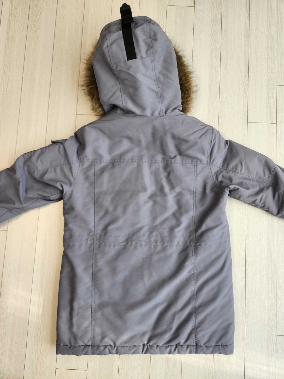 빈폴 스포츠 남녀공용 그레이 덕다운 패딩 사이즈90(s)

사용감 거의  상품이미지7